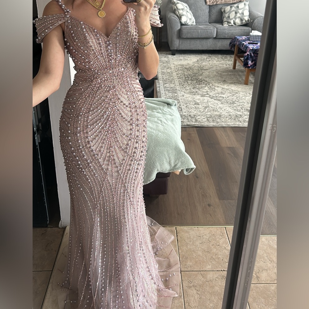Elegant Beaded Evening Dress in Pink